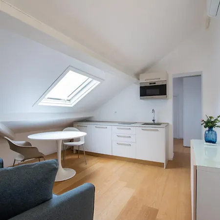 Апартаменты Via Crespi Attic - Cosy Flat Near & Nolo